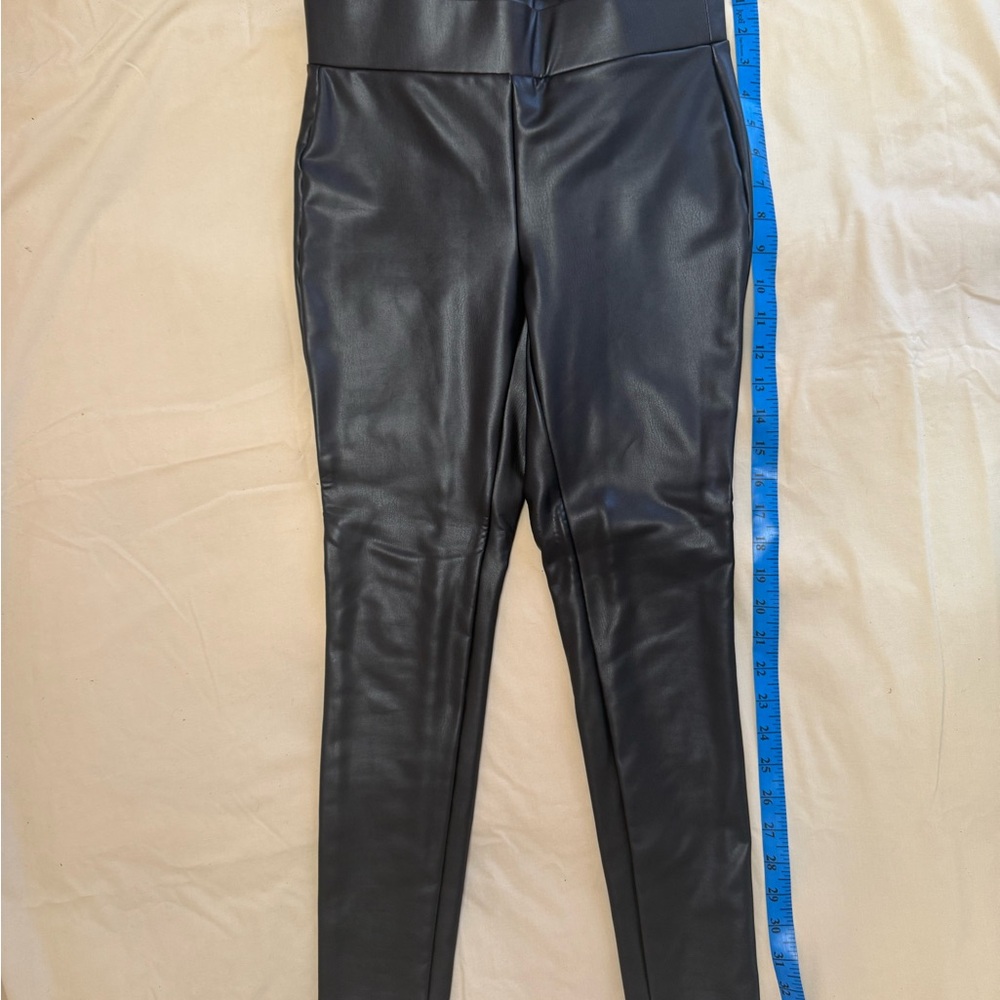 LOFT Black Straight Leg Pants with Sleek Design